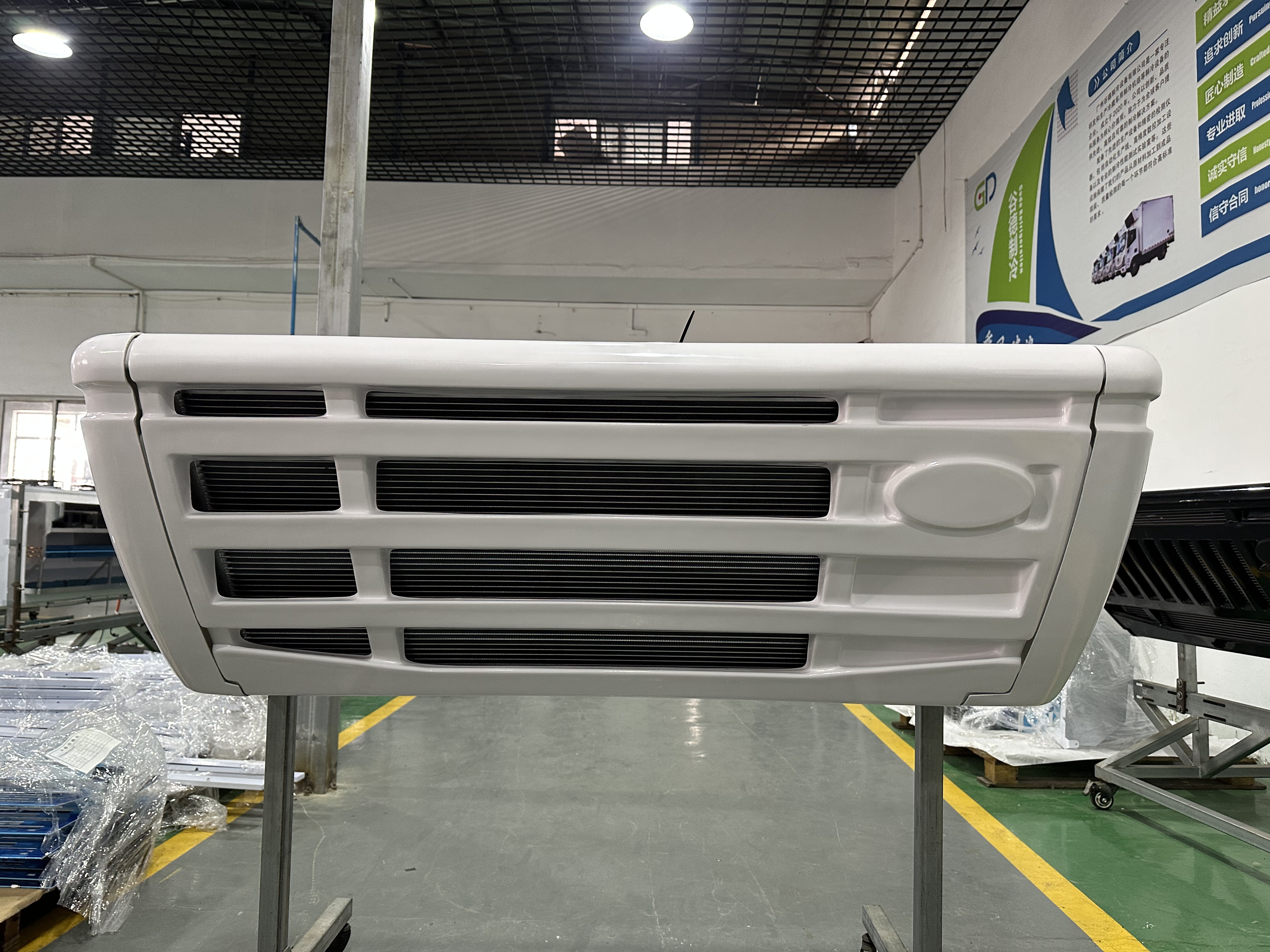 SINOCLIMA truck refrigeration unit with heating function operating in Russia's extreme cold, demonstrating performance from -26℃ to +12℃